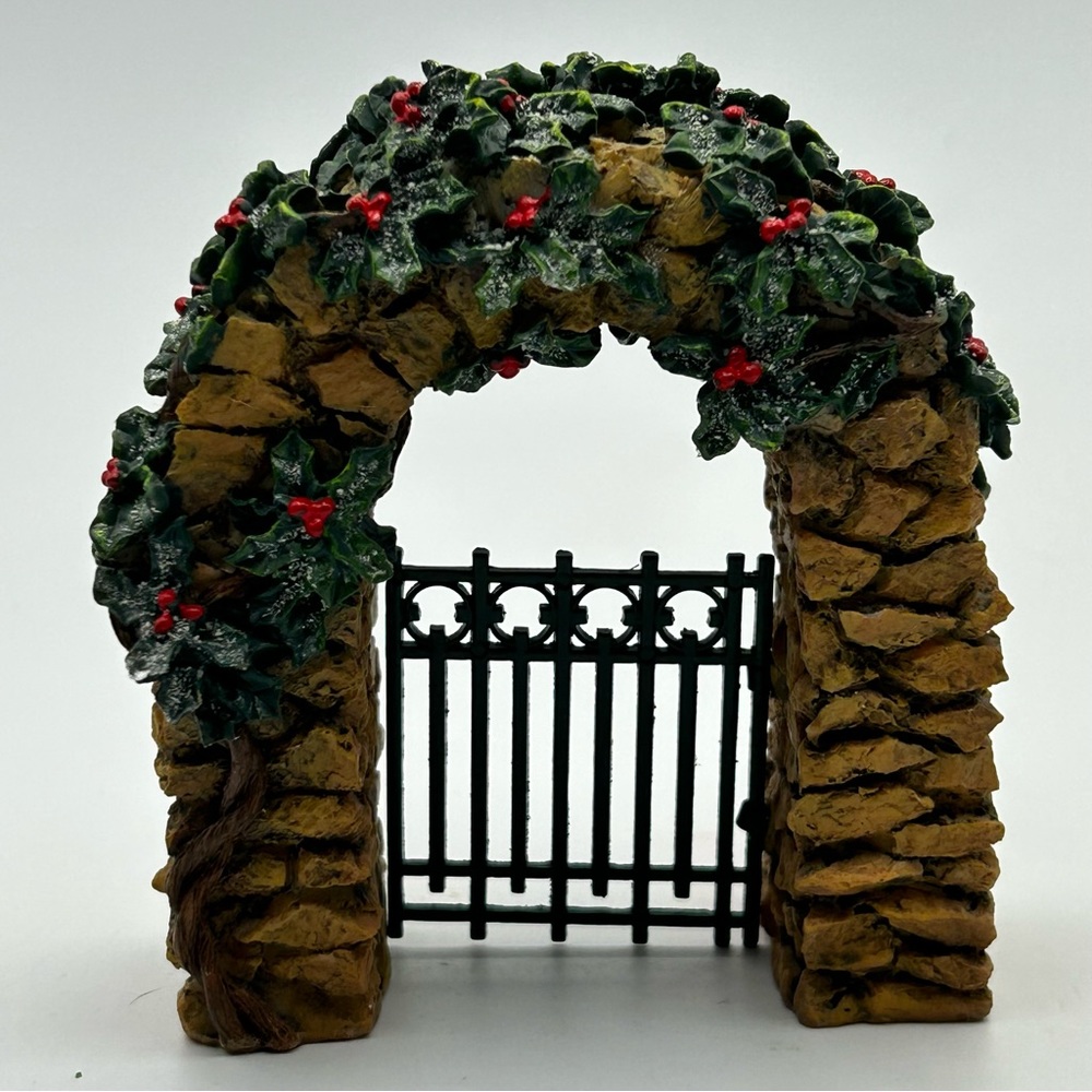 Dept 56 Village Stone Corner Posts & Archway with Holly #52648